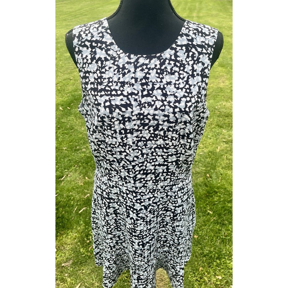 Banana Republic Dress Womens 12‎ Black White Fit Flare Sleeveless V Back Mini - Picture 8 of 11